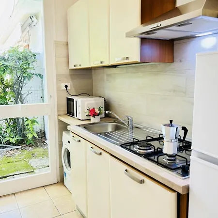 빌라 Quiet Charm With A Lovely Garden *