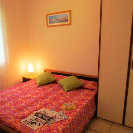 Quiet Charm Near The Beach - Beahost